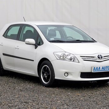 Toyota Auris  1.4 VVT-i 2013