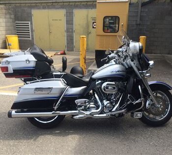 2009 Harley-Davidson FLHTCUSE4 CVO Ult...