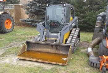 2012 John Deere 319D