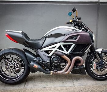 2015 Ducati Diavel Carbon White