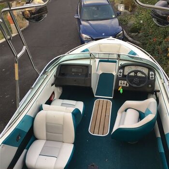 1993 Malibu 20' Bowrider runabout