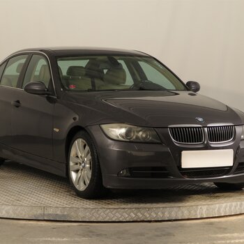 BMW 330 i  2005