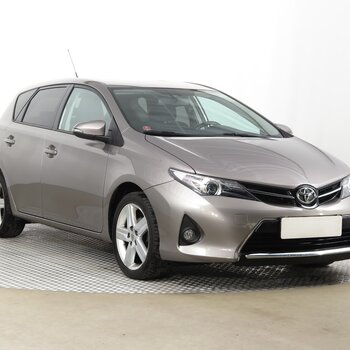 Toyota Auris  1.6 Valvematic 2013