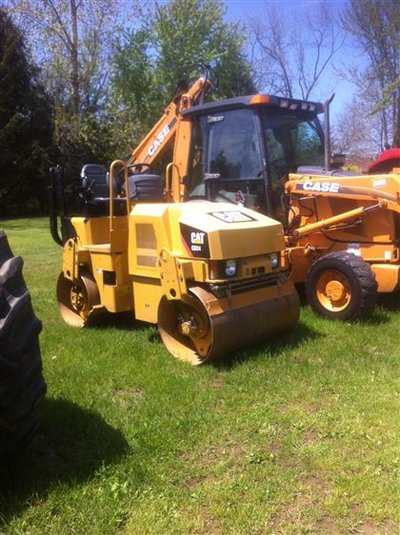 2010 Caterpillar CB24