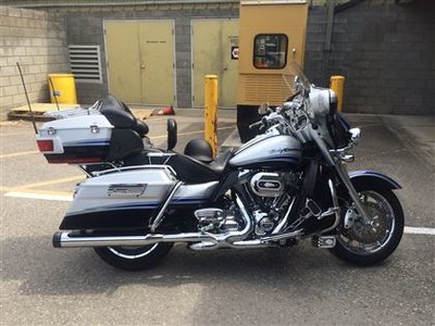 2009 Harley-Davidson FLHTCUSE4 CVO Ultra Classic Electra Glide CVO