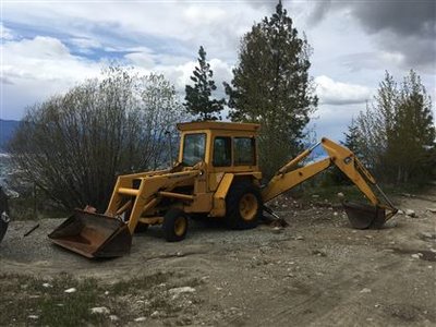 1982 John Deere JD 310 A