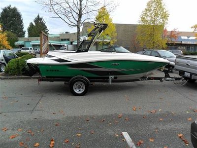 2014 Sea Ray 190 Bowrider Sport