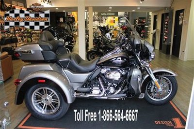 2017 Harley-Davidson FLHTCUTG Tri Glide Ultra