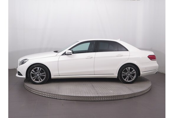 Mercedes-Benz E 300 BlueTEC Hybrid  2013