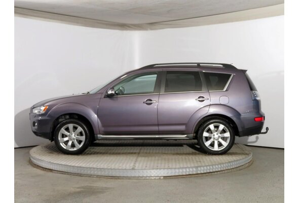 Mitsubishi Outlander  2.2 DI-D 2012