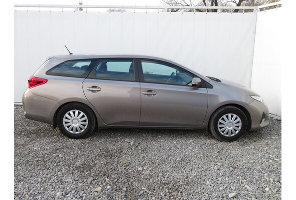 Toyota Auris Combi 1.4 D-4D 2015