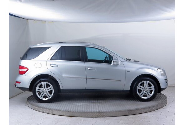 Mercedes-Benz ML 300 CDI  2011