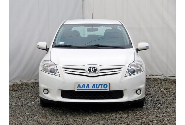 Toyota Auris  1.4 VVT-i 2013