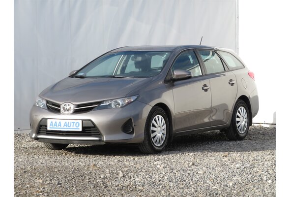 Toyota Auris Combi 1.4 D-4D 2015