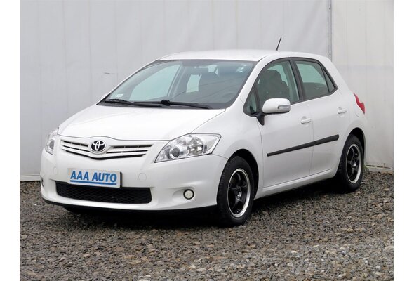 Toyota Auris  1.4 VVT-i 2013