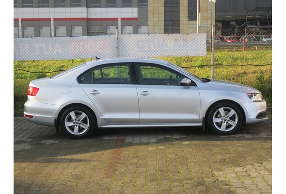 Volkswagen Jetta  1.2 TSI 2011