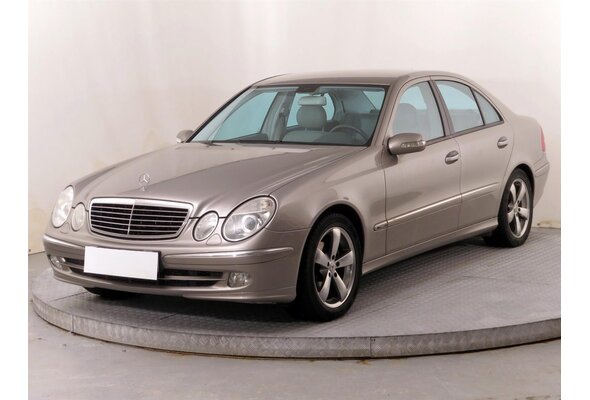 Mercedes-Benz E 320 CDI  2005