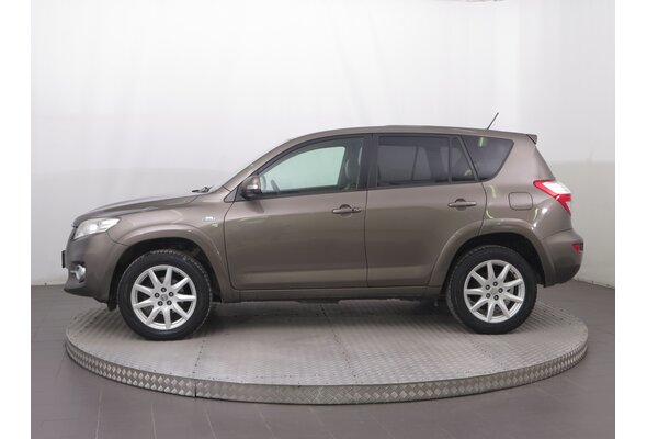 Toyota RAV 4  2.2 D-4D 2011