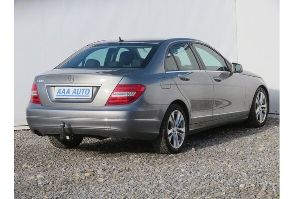 Mercedes-Benz C 180  2011