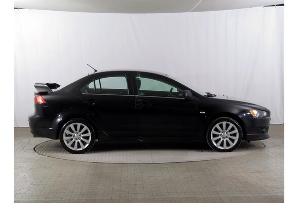 Mitsubishi Lancer  2.0 DI-D 2011