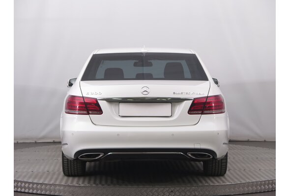 Mercedes-Benz E 300 BlueTEC Hybrid  2013