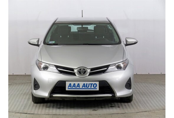 Toyota Auris  1.3 Dual VVT-i 2014