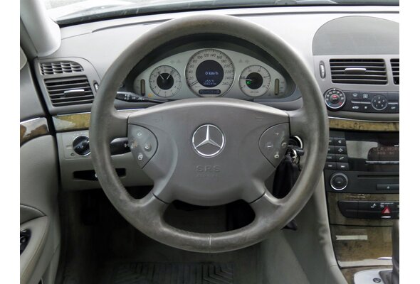 Mercedes-Benz E 220 CDI  2006