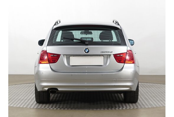 BMW 320 d xDrive Combi 2009