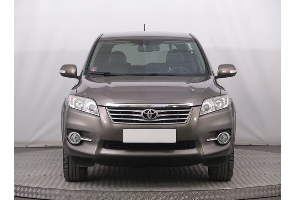 Toyota RAV 4  2.2 D-4D 2011