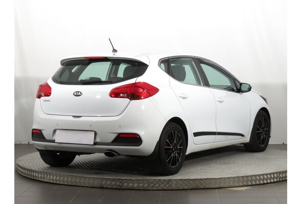 Kia Ceed  1.6 CRDi 2013