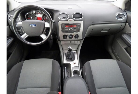 Ford Focus  1.6 16V 2011