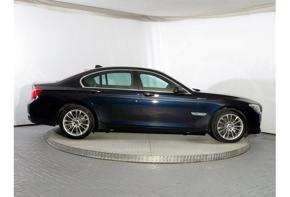 BMW 730 d  2011