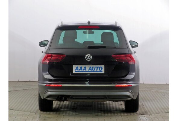 Volkswagen Tiguan  2.0 TSI 2017