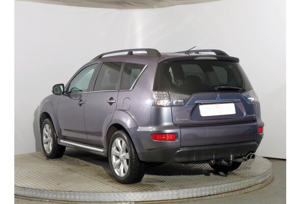 Mitsubishi Outlander  2.2 DI-D 2012