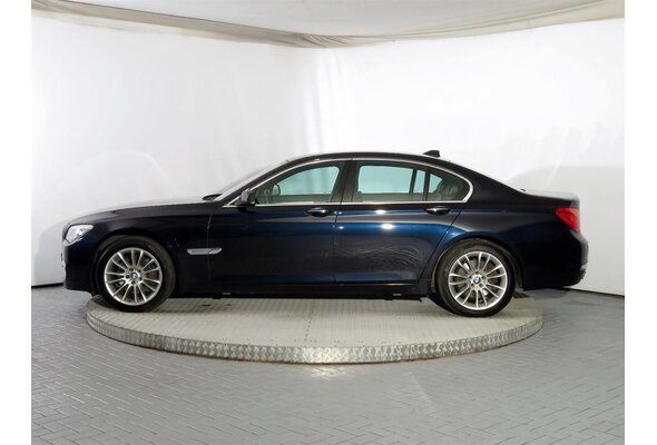 BMW 730 d  2011