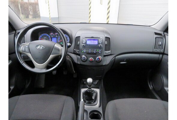 Hyundai i30  1.4 CVVT 2010