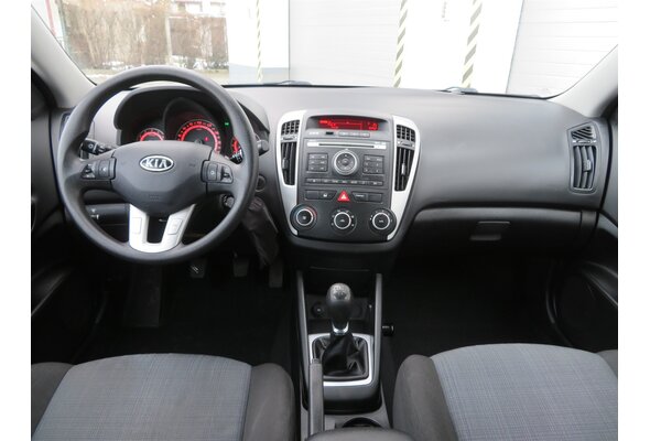 Kia Ceed Combi 1.4 i 2011