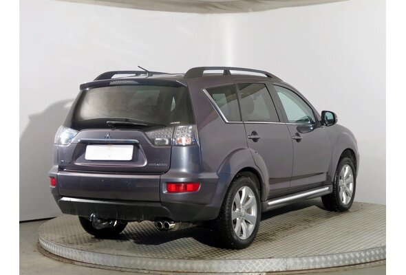 Mitsubishi Outlander  2.2 DI-D 2012