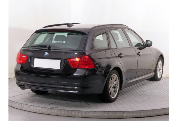 BMW 320 d xDrive Combi 2011