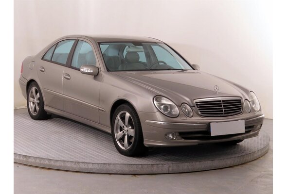 Mercedes-Benz E 320 CDI  2005