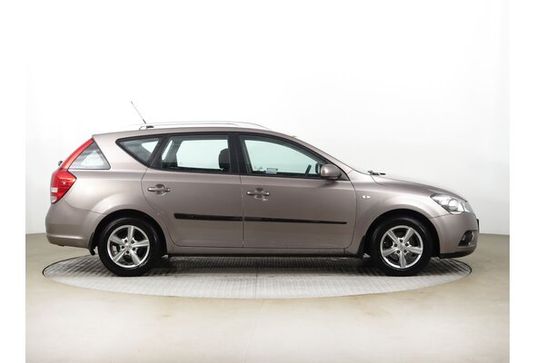 Kia Ceed Combi 1.4 i 2010