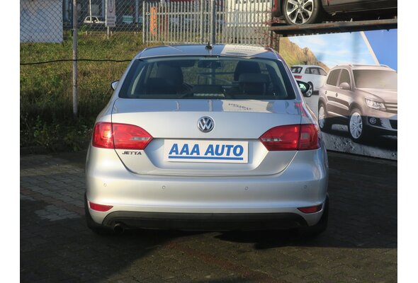 Volkswagen Jetta  1.2 TSI 2011