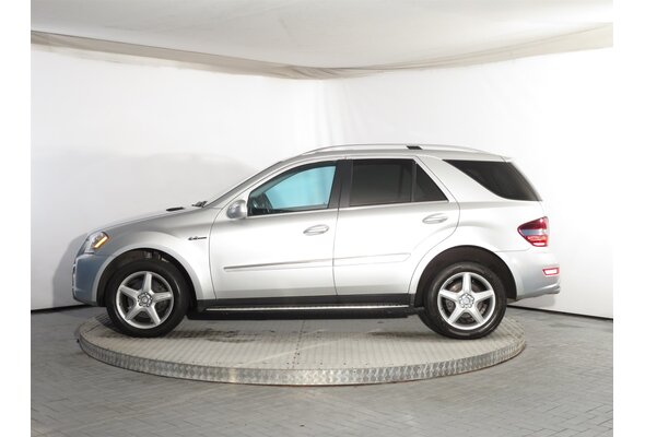 Mercedes-Benz ML 500  2010