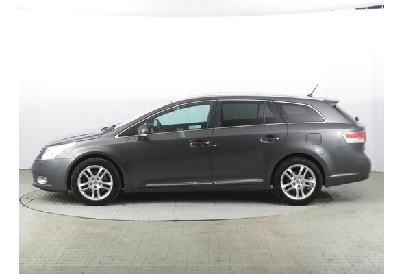 Toyota Avensis  2.2 D-4D 2010