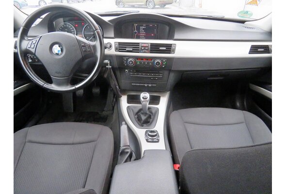 BMW 320 d xDrive Combi 2011