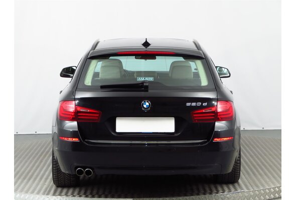 BMW 520 d Combi 2013