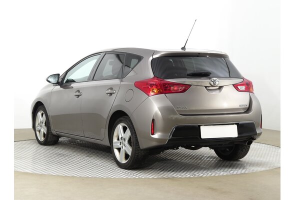 Toyota Auris  1.6 Valvematic 2013