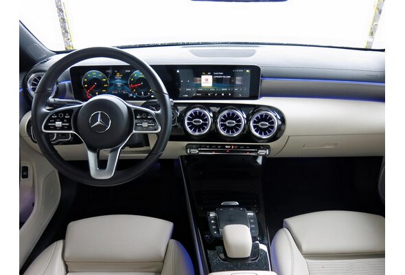 Mercedes-Benz CLA  200 2020