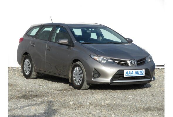 Toyota Auris Combi 1.4 D-4D 2015