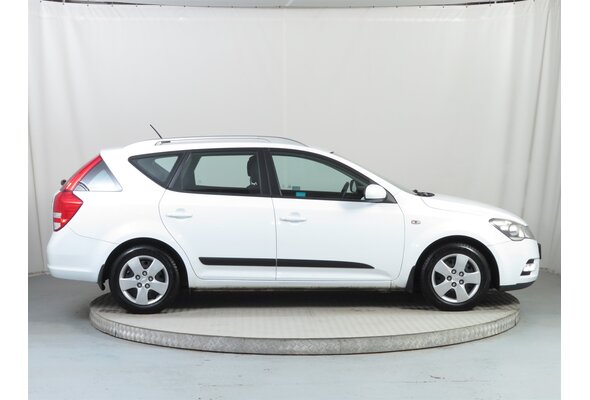 Kia Ceed Combi 1.4 i 2011